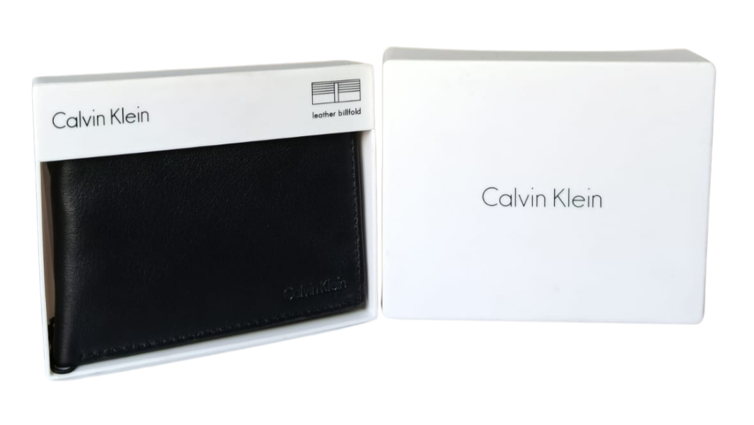 Billetera Calvin Klein de dos cuerpos de cuero genuino